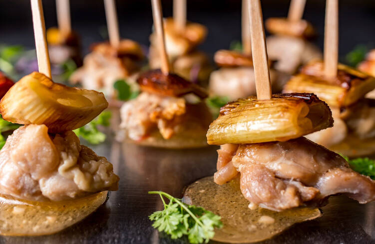 鶏ももと長ネギのピンチョス～アヒージョ仕立て～