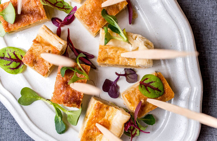 新玉ねぎのオニオングラタンキッシュピンチョス