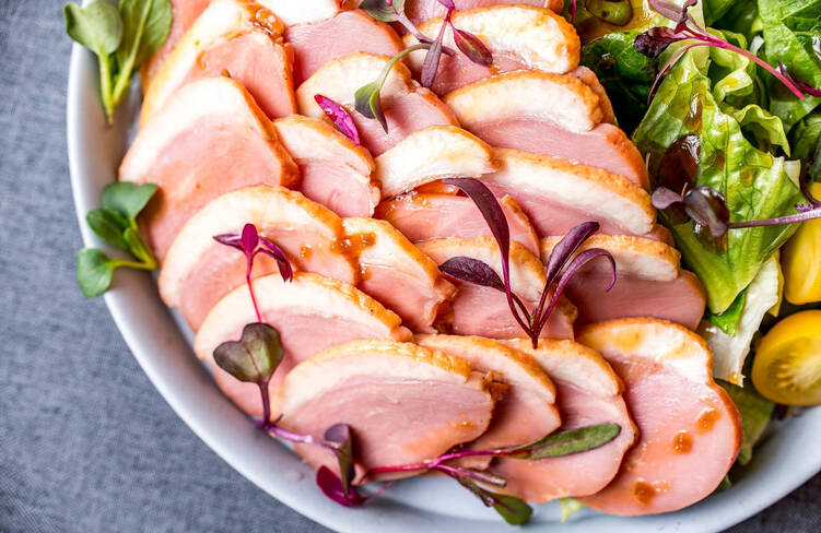 燻製鴨のタリアータ～香味ゆずソースで～