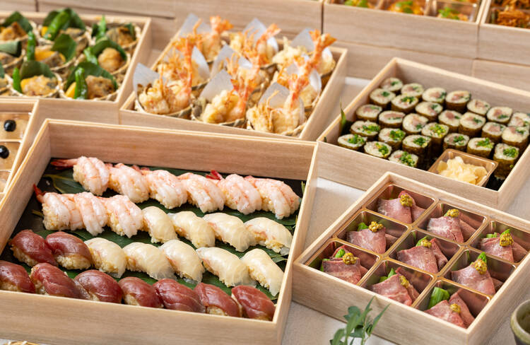 190年受け継がれる伝統の味を華やかに盛り付けお届けします