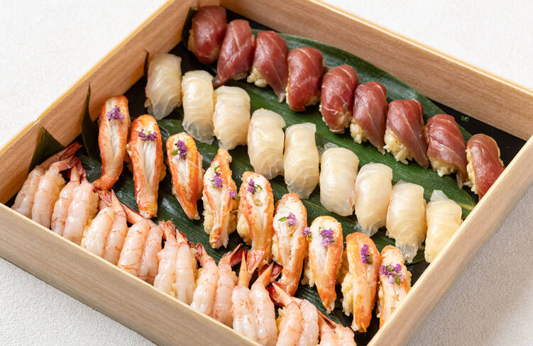 本鮪寿司、鯛寿司、ずわい蟹寿司、甘海老寿司