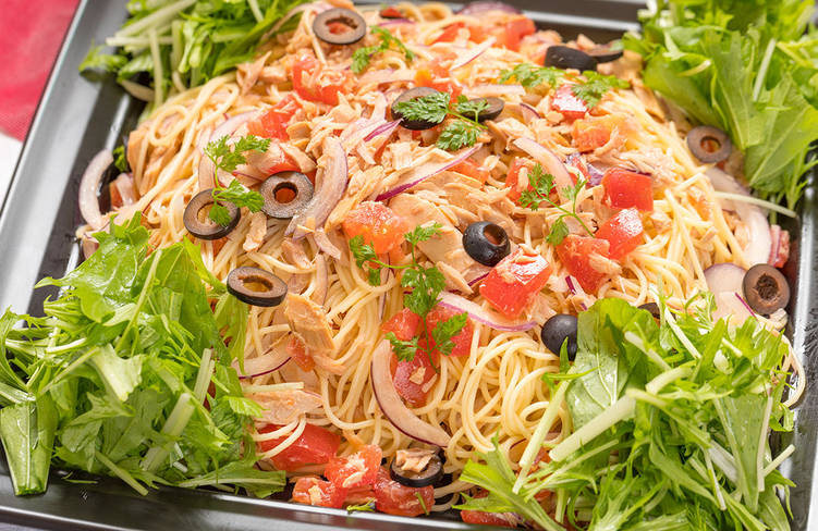 ツナ・トマト・オリーブの冷製スパゲッティーニ