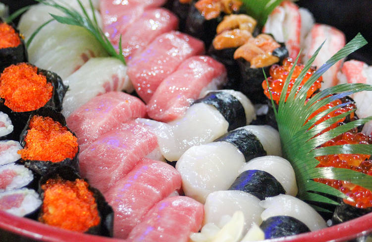 江戸前握り寿司 ～当日築地で仕入れた鮮魚で～