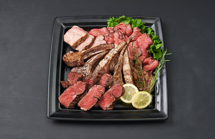 SIRCARS特製牛もも肉のローストビーフ/風車豚の味噌焼き~特製もろみソース~/特選牛ヒレ肉/一晩マリネした骨付きラム