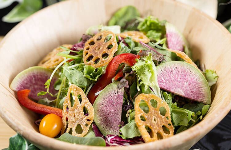 新鮮野菜の健康サラダ