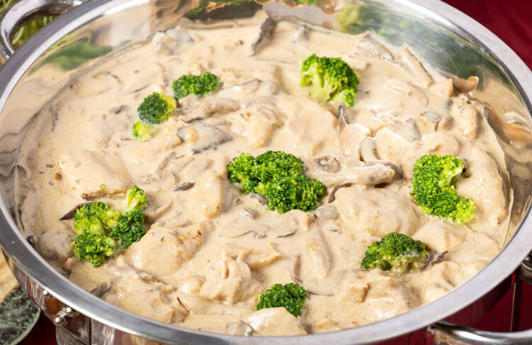 【温製】鶏肉と薫り高きポルチーニ茸のクラシックなフリカッセ