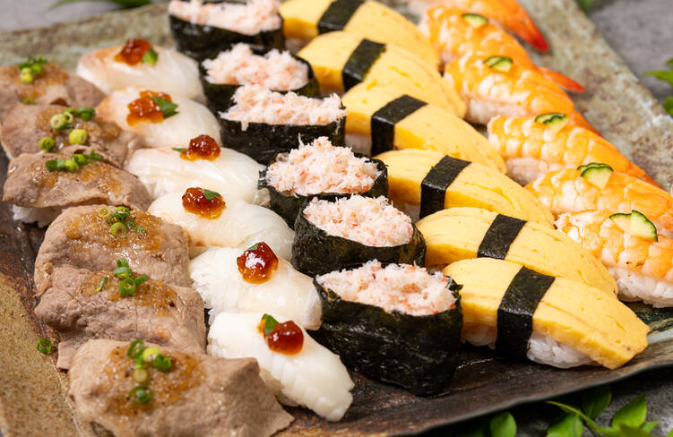 A5黒毛和牛の肉寿司/白身魚/蟹/玉子/海老(1人各1貫)
