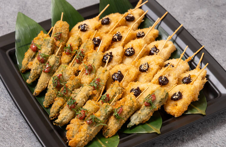 季節野菜の串揚げ(梅肉ソース添え/田楽みそ添え)