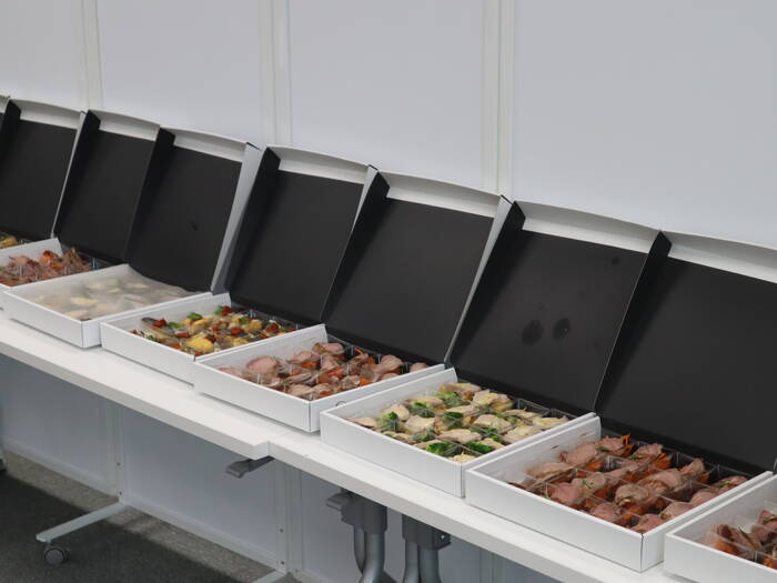 バイキング形式に並べているところです。