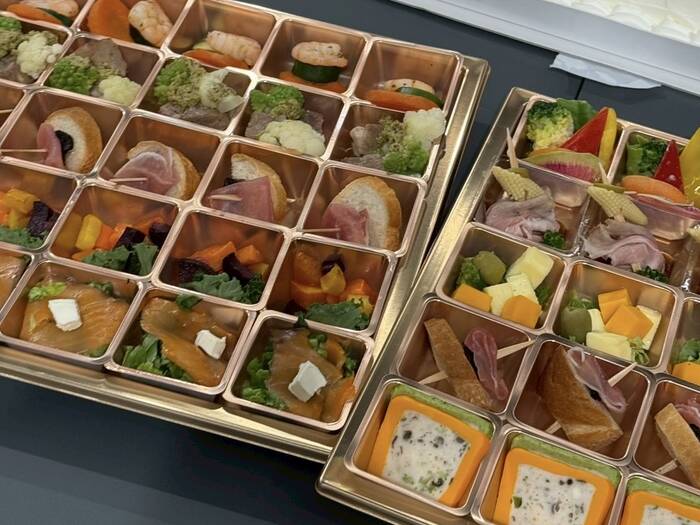 懇親会で利用させていただきました。彩りも味も良いです!