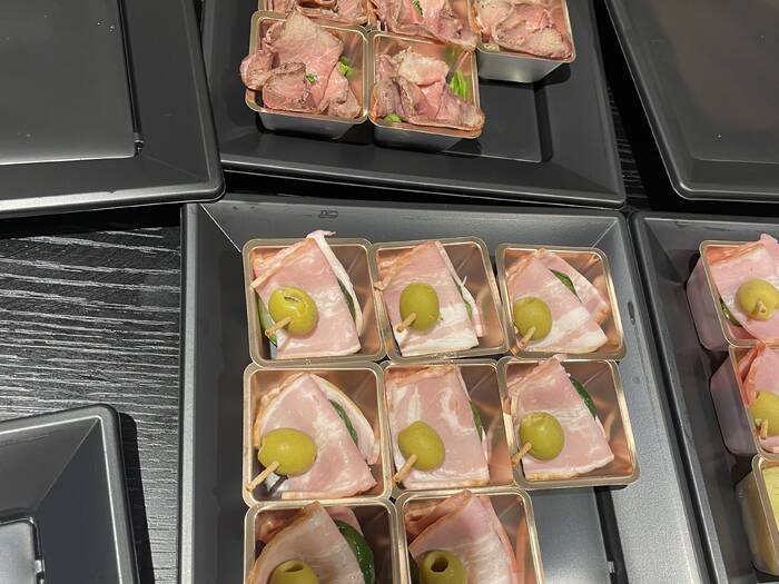 取り分け最中のお写真で申し訳ないです。