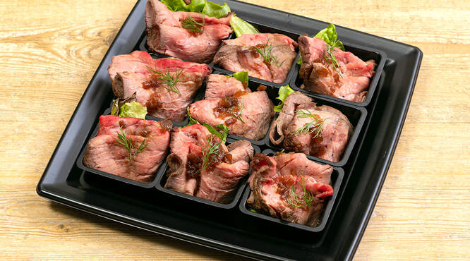 肉バルのローストビーフ自家製オニオンソース