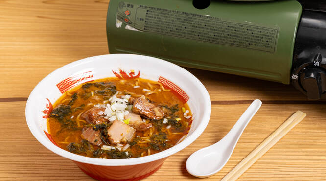 いつものオフィスでラーメンを堪能