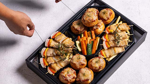 温かいフィンガーフード料理