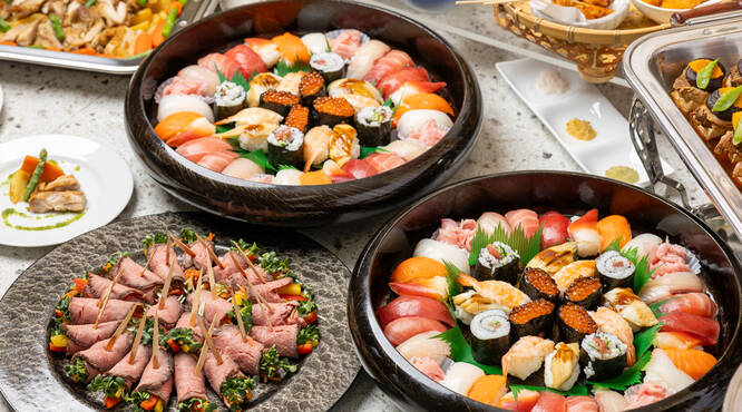 職人が握る鮨と本格洋食を同時に楽しめることが人気の秘訣です