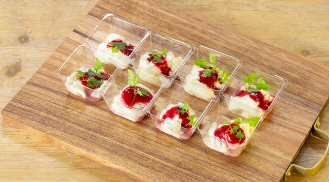 イチゴの自家製パンナコッタ