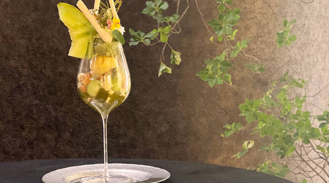 店舗の名物パフェ