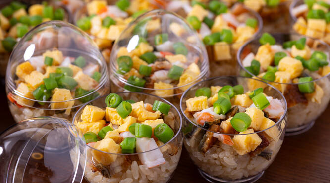 お寿司屋さんならではのお土産付きプランあり