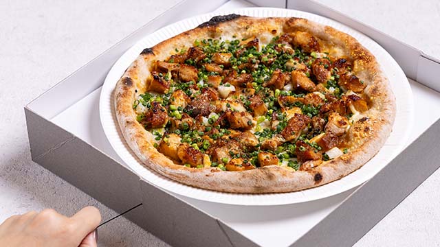 こだわりのピザを熱々でどうぞ