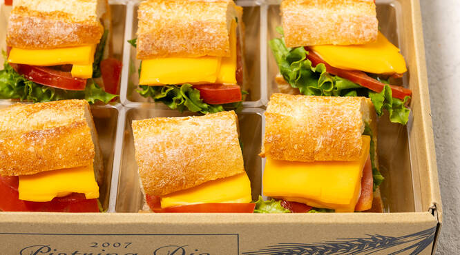 ホテルやミシュラン掲載レストランにも卸すパンでお作りするバケットサンド