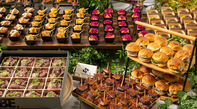 温かいお料理と設置・撤収あり!ホテルブッフェ風プランなど。豊富なプランをご用意しています