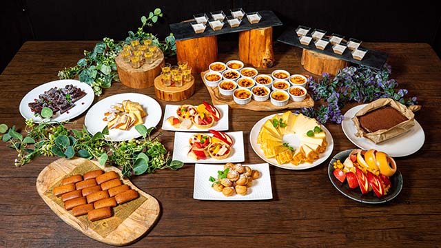 目の前で仕上げるプレミアム肉料理