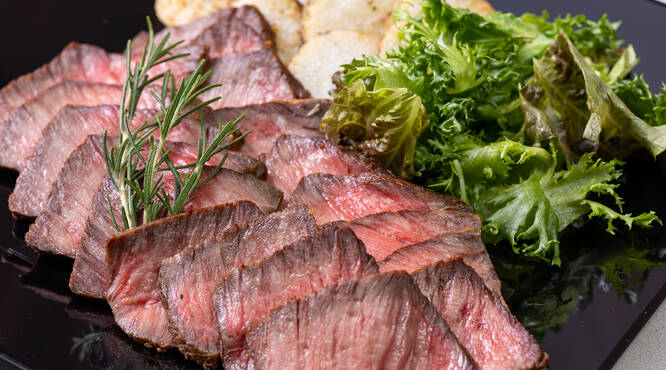 2種の熟成和牛希少部位塊肉 ブランド岩塩と特製ソース