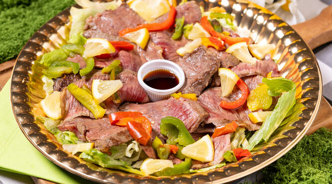 やわらかジューシーな国産牛ステーキ~焦がし醤油ソース～