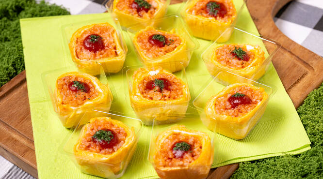 当店人気のオムライスを一口仕様で♪