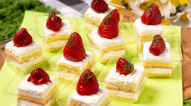 〆にぴったり！丁度良いサイズのミニベリーケーキ