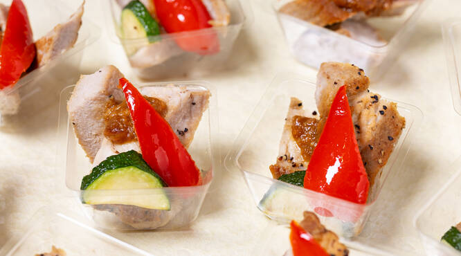 炭焼き自家製豚ロースト葱味噌ソース