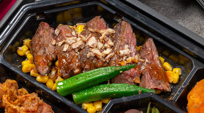 オーナーが厳選したこだわりの「若姫牛ロースト」