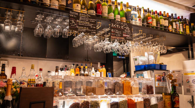 選び抜いたワイン、多彩なお酒を取り揃える当店だからこそお届けできるオードブル