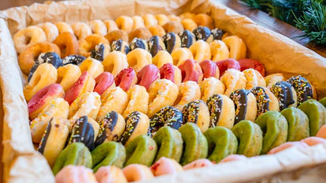 カラフルなスイーツドーナツで盛り上がる！