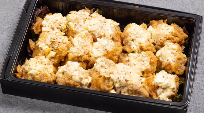 しっかり南蛮酢に絡めた本場宮崎のチキン南蛮