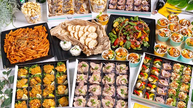 大皿から小分け、デザートまで豊富なラインナップ