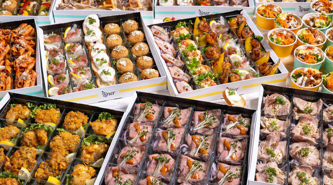 立食でも食べやすいポップな小分けプラン