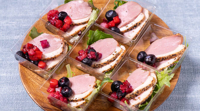 鴨肉とフルーツを合わせた創作イタリアンをご用意♪