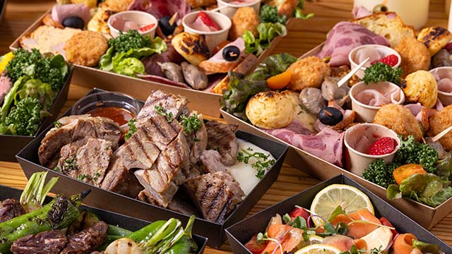 大皿仕立てで、テーブルを華やかに演出！