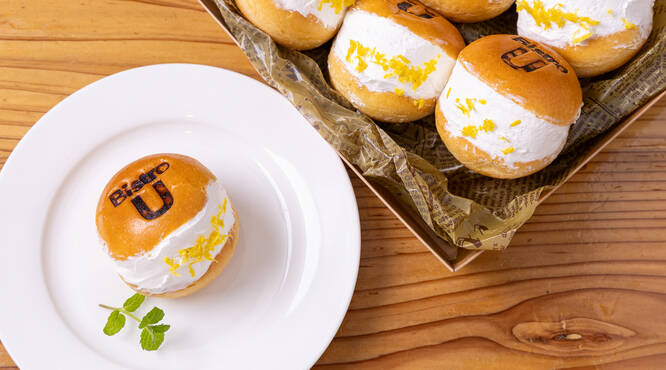 ロゴ入り特製レアチーズマリトッツォで〆まで大満足♪