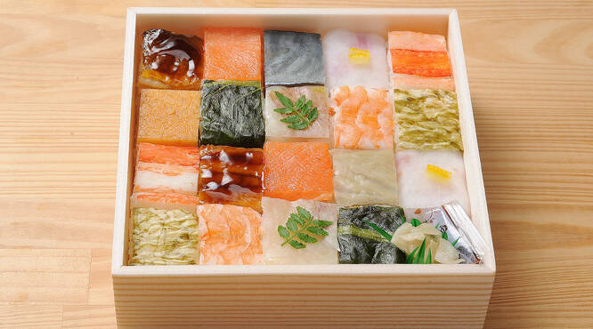 誰が見ても美しい浪花寿司を是非