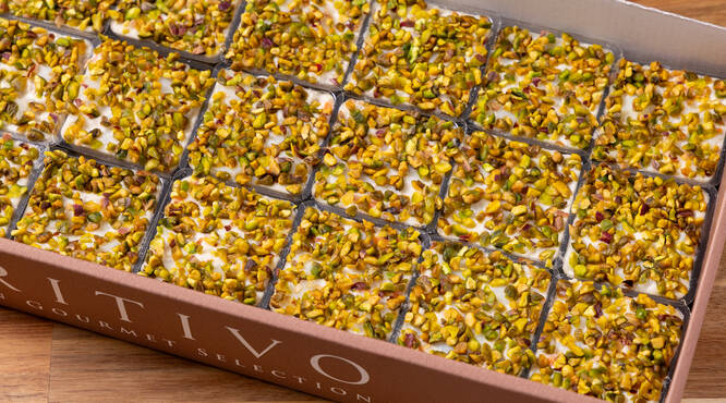 アンチョビポテトサラダ-クラッシュピスタチオ- ミニスプーンを添えて